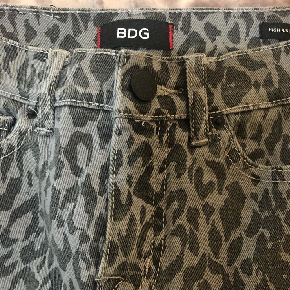 BDG Cheetah Print High Waist skinny jeans size 26